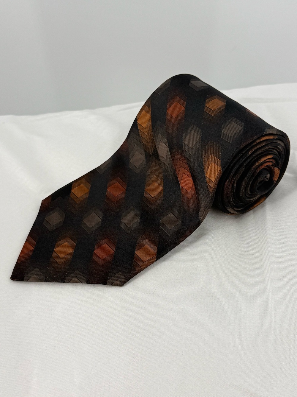 Men's Geometric Pattern Tie in Brown & copper